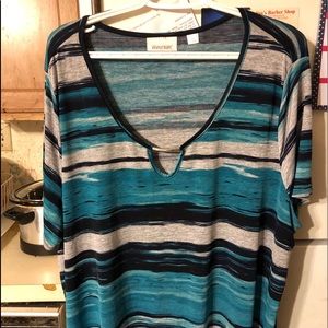 Shark bite top from Avenue- sz4x - very lovely